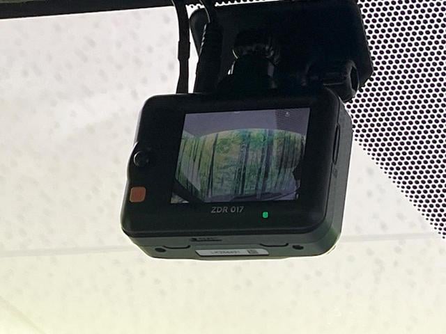 ヴォクシー ハイブリッドＳ－Ｚ　禁煙車　１０．５型ディスプレイ　両側電動ドア　全周囲カメラ　衝突軽減システム　ドラレコ　コーナーセンサー　スマートキー　ＬＥＤヘッド　ＥＴＣ２．０　純正１７インチアルミ　オートハイビーム（68枚目）