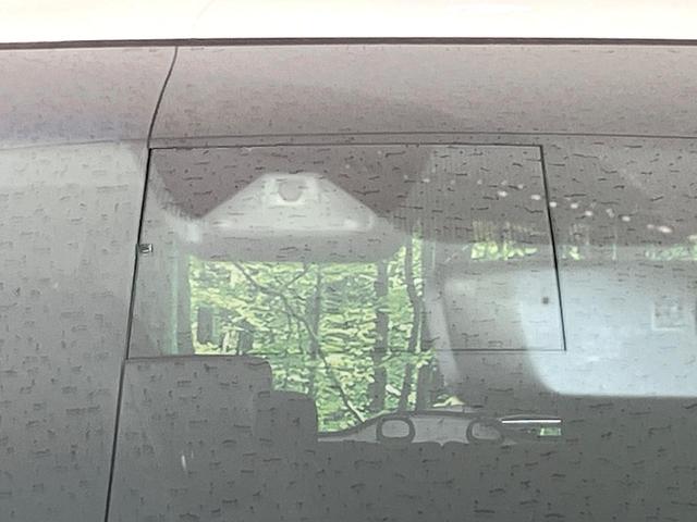 �y�V�e�B�u���[�L�A�N�e�B�u�V�X�e���z�ᑬ���s���ɑO���̎ԗ�����F�����A�Փ˂������Ȏ��͌x��ƃu���[�L�ŏՓˉ���Ɣ�Q�y�����A�V�X�g�B�����S�Ƀh���C�u�����y���݂��������܂��B