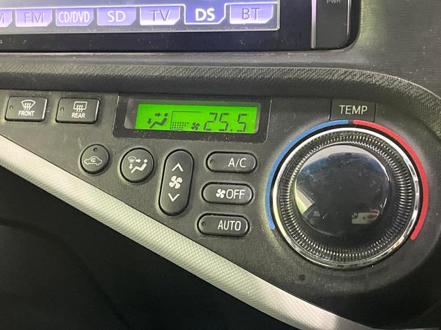 アクア S 禁煙車 純正ナビ バックカメラ ETC Bluetooth スマートキー オートエアコン オートライト LEDヘッド フォグライト 14インチアルミ 電動格納ミラー プライバシーガラス CD DVD(7枚目)