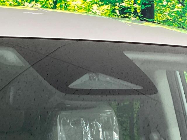 フリード ｅ：ＨＥＶエアー　ＥＸ　登録済未使用車　両側電動スライドドア　衝突被害軽減システム　シートヒーター　コーナーセンサー　スマートキー　ＬＥＤヘッド　純正１５インチアルミ　オートハイビーム　車線逸脱警報　オートライト（3枚目）