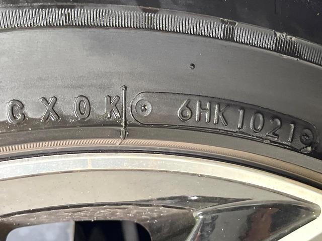 プリウス Ｓツーリングセレクション　禁煙車　モデリスタ　純正９型ナビ　バックカメラ　衝突被害軽減システム　レーダークルーズ　コーナーセンサー　スマートキー　ＬＥＤヘッド　ＥＴＣ　オートハイビーム　車線逸脱警報　オートライト（32枚目）