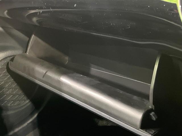 プリウス Ｓツーリングセレクション　禁煙車　モデリスタ　純正９型ナビ　バックカメラ　衝突被害軽減システム　レーダークルーズ　コーナーセンサー　スマートキー　ＬＥＤヘッド　ＥＴＣ　オートハイビーム　車線逸脱警報　オートライト（56枚目）