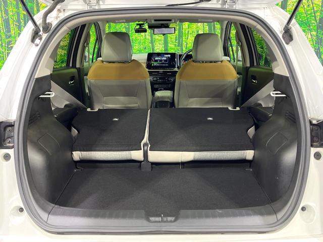 ���i�̂���������ʋ΁A���}���ɏ\���ȉ׎��X�y�[�X���m�ۂ��Ă���܂��B�Z�J���h�V�[�g��|���ƁA�傫�ȉו��̐ύڂ��\�ł���