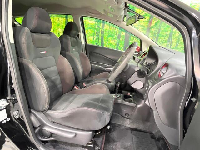 ノート ニスモ　禁煙車　ＳＤナビ　衝突軽減装置　ＥＴＣ　Ｂｌｕｅｔｏｏｔｈ　フルセグ　ドラレコ　スマートキー　ＬＥＤヘッドライト　横滑り防止装置　アイドリングストップ　オートエアコン　オートライト（8枚目）