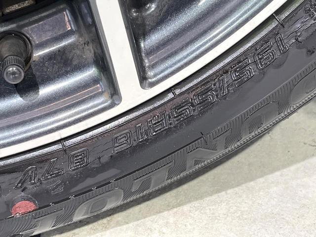 ノート ニスモ　禁煙車　ＳＤナビ　衝突軽減装置　ＥＴＣ　Ｂｌｕｅｔｏｏｔｈ　フルセグ　ドラレコ　スマートキー　ＬＥＤヘッドライト　横滑り防止装置　アイドリングストップ　オートエアコン　オートライト（31枚目）