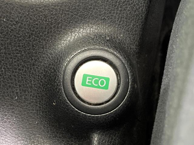 ノート ニスモ　禁煙車　ＳＤナビ　衝突軽減装置　ＥＴＣ　Ｂｌｕｅｔｏｏｔｈ　フルセグ　ドラレコ　スマートキー　ＬＥＤヘッドライト　横滑り防止装置　アイドリングストップ　オートエアコン　オートライト（49枚目）