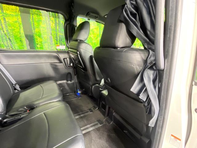 ヴォクシー ハイブリッドＺＳ　煌ＩＩ　禁煙車　モデリスタフルエアロ　衝突被害軽減　純正９型ナビ　バックカメラ　両側電動スライドドア　クルーズコントロール　ＥＴＣ　フルセグ　Ｂｌｕｅｔｏｏｔｈ接続　前席シートヒーター　ＬＥＤヘッドライト（38枚目）