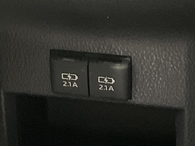 ヴォクシー ハイブリッドＺＳ　煌ＩＩ　禁煙車　モデリスタフルエアロ　衝突被害軽減　純正９型ナビ　バックカメラ　両側電動スライドドア　クルーズコントロール　ＥＴＣ　フルセグ　Ｂｌｕｅｔｏｏｔｈ接続　前席シートヒーター　ＬＥＤヘッドライト（39枚目）