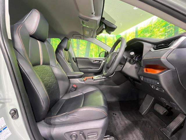 ＲＡＶ４ アドベンチャー　禁煙車　４ＷＤ　純正９型ナビ　バックカメラ　衝突被害軽減システム　レーダークルーズ　パワーシート　コーナーセンサー　ＬＥＤヘッド　ＥＴＣ　純正１９インチアルミ　デュアルエアコン　Ｂｌｕｅｔｏｏｔｈ（8枚目）