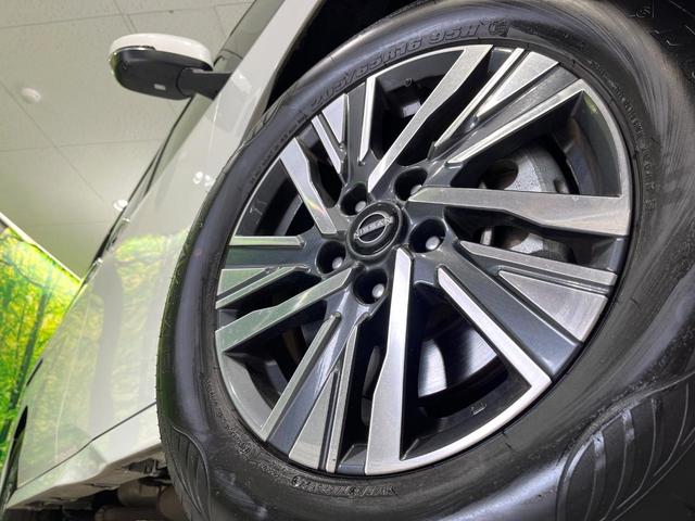 �y�����P�U�C���`�A���~�z�C�[���z�O�ςɃ}�b�`���������A���~�z�C�[���𑕒����Ă���܂��B�e��ЊO�A���~�z�C�[����A�X�^�b�h���X�^�C�����戵�����Ă���܂��B���񂲑��k����������