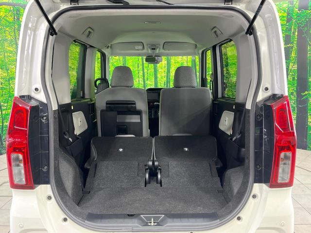 ���i�̂���������ʋ΁A���}���ɏ\���ȉ׎��X�y�[�X���m�ۂ��Ă���܂��B�Z�J���h�V�[�g��|���ƁA�傫�ȉו��̐ύڂ��\�ł���