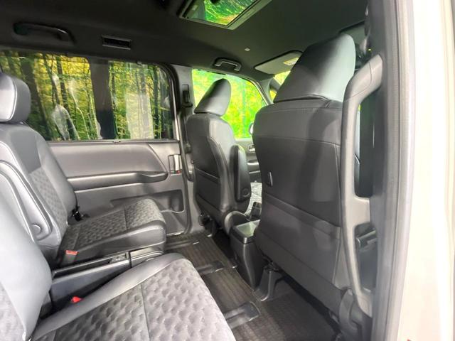 ヴォクシー Ｓ－Ｚ　禁煙車　モデリスタルエアロ　１０．５型ディスプレイオーディオ　後席モニター　両側電動スライドドア　バックカメラ　衝突軽減装置　レーダークルーズ　シートヒーター　ＥＴＣ　ｂｌｕｅｔｏｏｔｈ　フルセグ（38枚目）