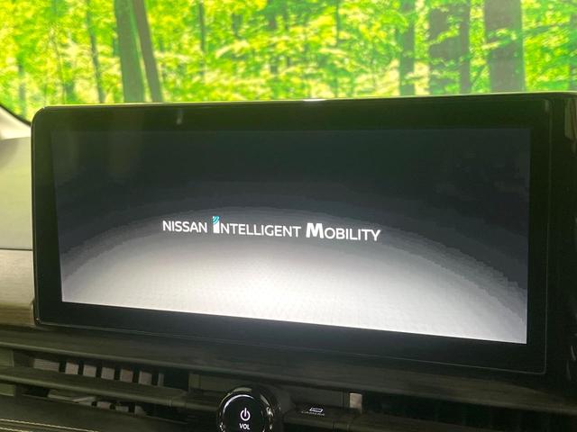 セレナ ハイウェイスターＶ　禁煙車　純正１２型メーカーナビ　両側電動ドア　後席モニター　全周囲カメラ　衝突被害軽減システム　レーダークルーズ　レザーシート　コーナーセンサー　ＬＥＤヘッド　ビルトインＥＴＣ　純正１６インチアルミ（3枚目）