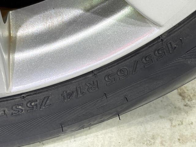 キャロル ハイブリッドＧＸ　禁煙車　衝突被害軽減システム　スマートキー　ＬＥＤヘッド　純正１４インチアルミ　オートハイビーム　車線逸脱警報　オートライト　オートエアコン　プライバシーガラス　プライバシーガラス（32枚目）