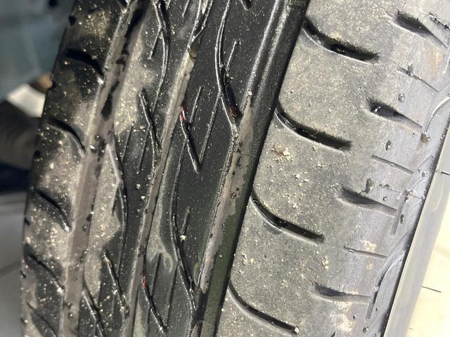 キャロル ハイブリッドＧＸ　禁煙車　衝突被害軽減システム　スマートキー　ＬＥＤヘッド　純正１４インチアルミ　オートハイビーム　車線逸脱警報　オートライト　オートエアコン　プライバシーガラス　プライバシーガラス（34枚目）