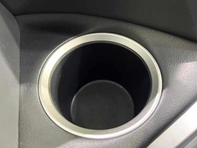 ヴォクシー ハイブリッドＳ－Ｚ　禁煙車　後席モニター　快適利便パッケージ　純正１０型ディスプレイオーディオ　両側電動スライドドア　全周囲カメラ　衝突被害軽減システム　ＥＴＣ　ドラレコ　レーダークルーズ　電動リアゲート　ＬＥＤ（46枚目）