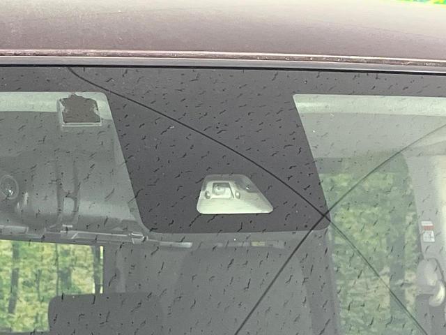 �y�X�}�[�g�A�V�X�g�z���s���ɑO���̎ԗ�����F�����A�Փ˂������Ȏ��͌x��ƃu���[�L�ŏՓˉ���Ɣ�Q�y�����A�V�X�g�B�����S�Ƀh���C�u�����y���݂��������܂��B