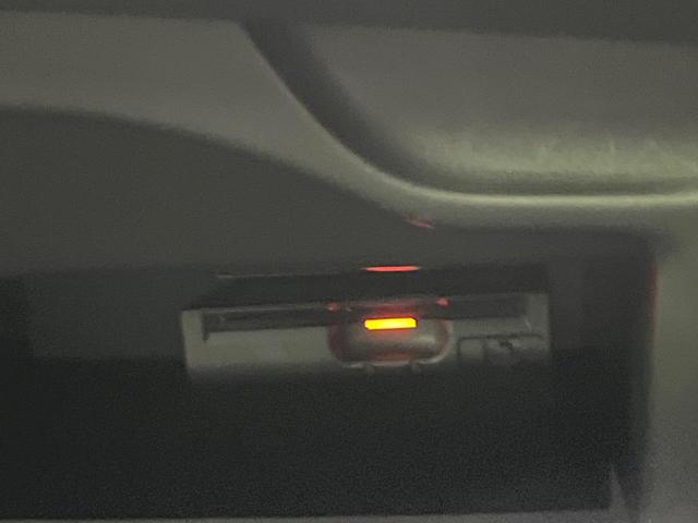 【ＥＴＣ】高速道路の料金所をストレスなく通過！話題のスポットやサービスエリアに多い「スマートＩＣ」利用時は必須のアイテムです。当店でセットアップを実施、ご納車当日からすぐにご利用いただけます！