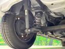 Ｆ　禁煙車　ＳＤナビ　スマートキー　ＥＴＣ　Ｂｌｕｅｔｏｏｔｈ　フルセグ　アイドリングストップ　エアコン　盗難防止装置　衝突安全ボディ　ＣＤ／ＤＶＤ再生　トラクションコントロール（21枚目）
