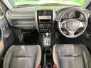 ジムニー ランドベンチャー 禁煙車 特別使用車 ターボ CDオーディオ シートヒーター 純正16インチアルミホイール キーレス 電動格納ミラー 衝突安全ボディ プライバシーガラス 中古車画像_2