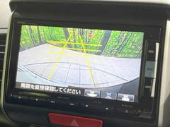 【バックカメラ】駐車時に後方がリアルタイム映像で確認できます。大型商業施設や立体駐車場での駐車時や、夜間のバック時に大活躍！運転スキルに関わらず、今や必須となった装備のひとつです！ 5