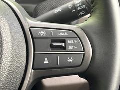 �ڥ����ץƥ��֥��롼������ȥ�����۹�®ƻϩ�Ǥ�Ĺ��Υ���Ԥ��ڤˡ�����ư��®�٤��ݤĥ��롼������ȥ����뤬�����ͷڸ������ƥ��Ϣ�Ȥ��������μ�ξ���Τ��Ƽִ֤��ݤĤ褦��®��Ĵ�ᤷ�Ƥ���ޤ����� 7