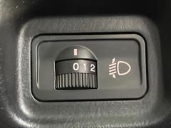 �ڥإåɥ饤�ȥ�٥饤�����۾�ֿͿ����ʪ�νŤ��˱����ƥإåɥ饤�Ȥξȼͳ��٤��ѹ���ǽ�� 6