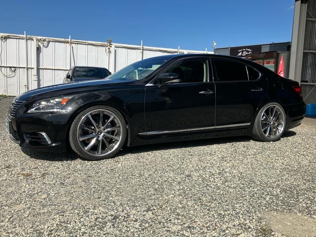 ＬＳ ＬＳ４６０　バージョンＣ　Ｉパッケージ　三眼ＬＥＤヘッドライト　メーカーナビ　イージークローザードア　ブラインドスポットモニター　パワートランク　黒革シート　シートヒータークレンツェ２１インチアルミホイール　クルーズコントロール　地デジＴＶ（9枚目）