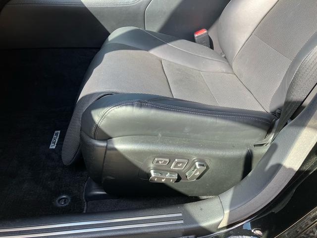 ＬＳ ＬＳ４６０　バージョンＣ　Ｉパッケージ　三眼ＬＥＤヘッドライト　メーカーナビ　イージークローザードア　ブラインドスポットモニター　パワートランク　黒革シート　シートヒータークレンツェ２１インチアルミホイール　クルーズコントロール　地デジＴＶ（17枚目）