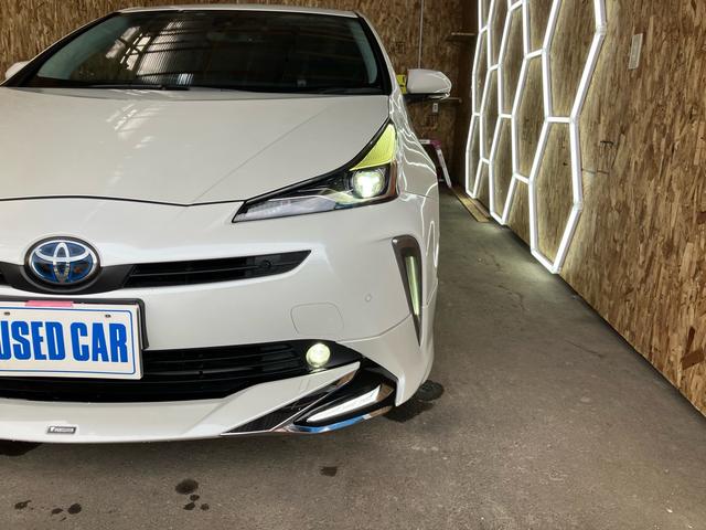 プリウス Ａツーリングセレクション　禁煙車　ユーザー買取車　モデリスタフルエアロＬＥＤディライト付　黒革　前席シートヒーター　トヨタ純正９インチナビ　Ｂｌｕｅｔｏｏｔｈ　バックカメラ　ステアリングスイッチ　ドラレコ　タイヤ２本交換（5枚目）