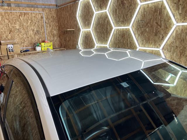 プリウス Ａツーリングセレクション　禁煙車　ユーザー買取車　モデリスタフルエアロＬＥＤディライト付　黒革　前席シートヒーター　トヨタ純正９インチナビ　Ｂｌｕｅｔｏｏｔｈ　バックカメラ　ステアリングスイッチ　ドラレコ　タイヤ２本交換（6枚目）