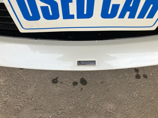 プリウス Ａツーリングセレクション　禁煙車　ユーザー買取車　モデリスタフルエアロＬＥＤディライト付　黒革　前席シートヒーター　トヨタ純正９インチナビ　Ｂｌｕｅｔｏｏｔｈ　バックカメラ　ステアリングスイッチ　ドラレコ　タイヤ２本交換（15枚目）