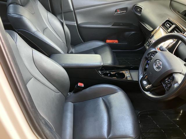 プリウス Ａツーリングセレクション　禁煙車　ユーザー買取車　モデリスタフルエアロＬＥＤディライト付　黒革　前席シートヒーター　トヨタ純正９インチナビ　Ｂｌｕｅｔｏｏｔｈ　バックカメラ　ステアリングスイッチ　ドラレコ　タイヤ２本交換（17枚目）
