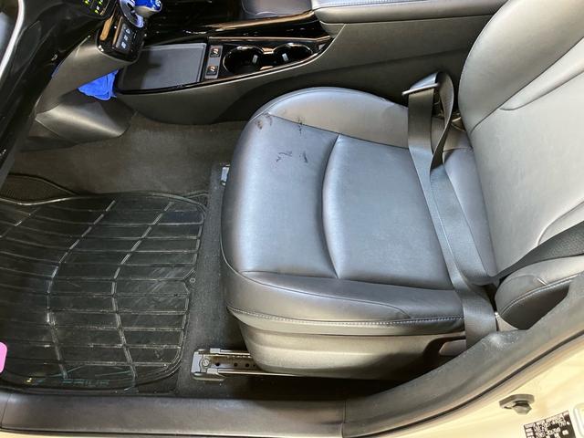 プリウス Ａツーリングセレクション　禁煙車　ユーザー買取車　モデリスタフルエアロＬＥＤディライト付　黒革　前席シートヒーター　トヨタ純正９インチナビ　Ｂｌｕｅｔｏｏｔｈ　バックカメラ　ステアリングスイッチ　ドラレコ　タイヤ２本交換（31枚目）