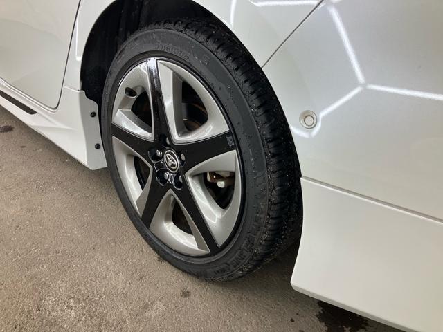 プリウス Ａツーリングセレクション　禁煙車　ユーザー買取車　モデリスタフルエアロＬＥＤディライト付　黒革　前席シートヒーター　トヨタ純正９インチナビ　Ｂｌｕｅｔｏｏｔｈ　バックカメラ　ステアリングスイッチ　ドラレコ　タイヤ２本交換（36枚目）