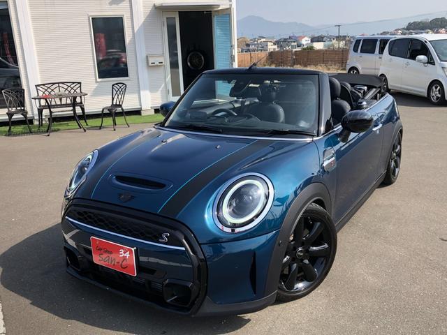 ＭＩＮＩ クーパーＳ　コンバーチブルサイドウォークエディション　ワンオーナー　純正８．８インチＨＤＤナビ　本革シート　ＫＷ車高調　レムス可変式２本出しマフラー　車庫保管車　ｈａｒｍａｎ／ｋａｒｄｏｎスピーカー　社外１７インチアルミ　ゴーストフィルム　ドラレコ（3枚目）