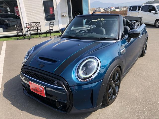 ＭＩＮＩ クーパーＳ　コンバーチブルサイドウォークエディション　ワンオーナー　純正８．８インチＨＤＤナビ　本革シート　ＫＷ車高調　レムス可変式２本出しマフラー　車庫保管車　ｈａｒｍａｎ／ｋａｒｄｏｎスピーカー　社外１７インチアルミ　ゴーストフィルム　ドラレコ（11枚目）