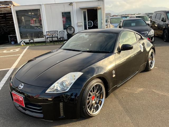 フェアレディＺ ベースグレード　中期型　元会社役員車　深リムＡＭＥシャレン１９インチアルミ　レーシングギアストリートライド車高調　ダックテールリアスポ　ＨＤＤナビ　Ｂｌｕｅｔｏｏｔｈ対応ナビ　黒シートカバー　車検Ｒ９年２月１４日迄（12枚目）