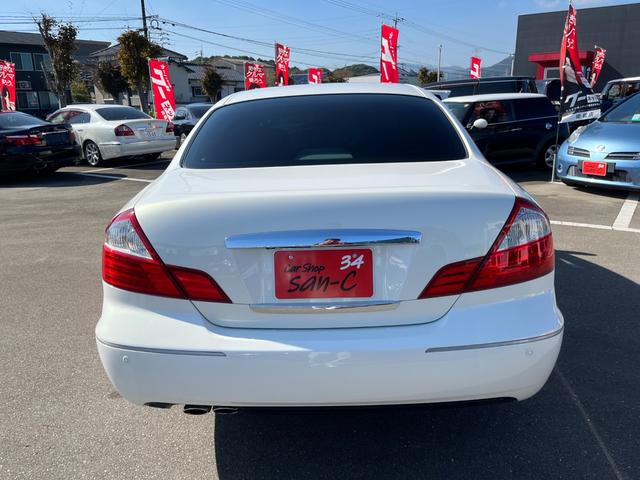 シーマ ４５０ＸＬ　後期型　本革シート　純正ＤＶＤナビ　バックカメラ　ＢＯＳＥサウンド　バルカンＨＩＤヘッドライト　助手席オットマンシート　メモリー付きパワーシート　ホット＆クールシート　前後コーナーセンサー（9枚目）