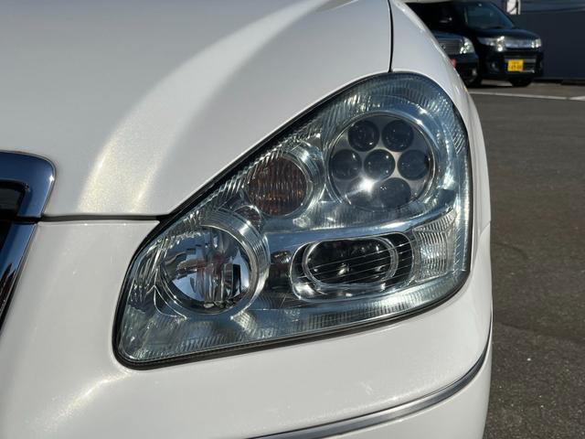 シーマ ４５０ＸＬ　後期型　本革シート　純正ＤＶＤナビ　バックカメラ　ＢＯＳＥサウンド　バルカンＨＩＤヘッドライト　助手席オットマンシート　メモリー付きパワーシート　ホット＆クールシート　前後コーナーセンサー（17枚目）