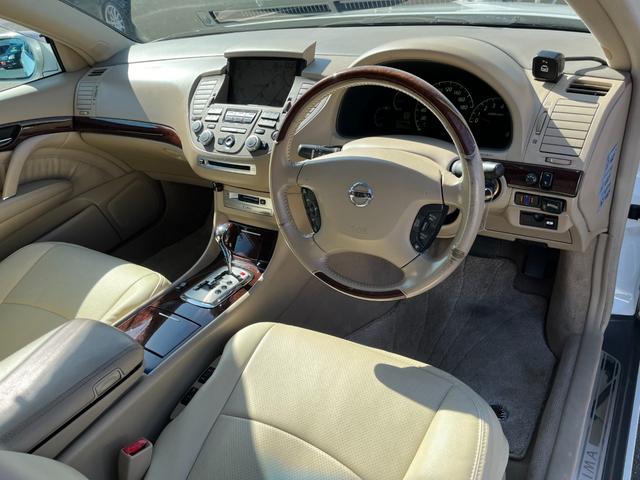 シーマ ４５０ＸＬ　後期型　本革シート　純正ＤＶＤナビ　バックカメラ　ＢＯＳＥサウンド　バルカンＨＩＤヘッドライト　助手席オットマンシート　メモリー付きパワーシート　ホット＆クールシート　前後コーナーセンサー（28枚目）