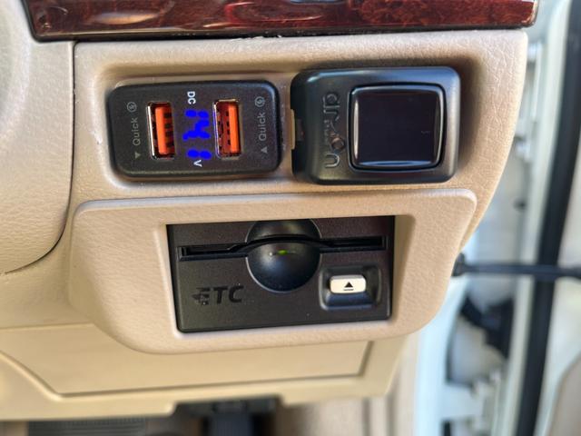 シーマ ４５０ＸＬ　後期型　本革シート　純正ＤＶＤナビ　バックカメラ　ＢＯＳＥサウンド　バルカンＨＩＤヘッドライト　助手席オットマンシート　メモリー付きパワーシート　ホット＆クールシート　前後コーナーセンサー（34枚目）