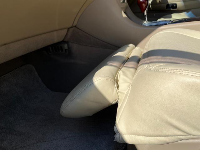 シーマ ４５０ＸＬ　後期型　本革シート　純正ＤＶＤナビ　バックカメラ　ＢＯＳＥサウンド　バルカンＨＩＤヘッドライト　助手席オットマンシート　メモリー付きパワーシート　ホット＆クールシート　前後コーナーセンサー（41枚目）