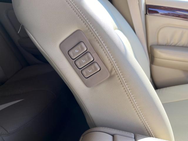 シーマ ４５０ＸＬ　後期型　本革シート　純正ＤＶＤナビ　バックカメラ　ＢＯＳＥサウンド　バルカンＨＩＤヘッドライト　助手席オットマンシート　メモリー付きパワーシート　ホット＆クールシート　前後コーナーセンサー（44枚目）