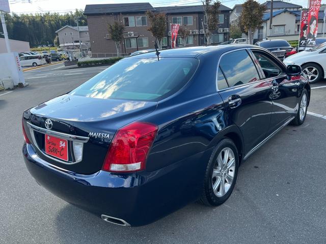 クラウンマジェスタ Ａタイプ　当店下取り車　禁煙車　フルセグ純正ＨＤＤナビ　バックカメラ　ＤＶＤビデオ再生　Ｂｌｕｅｔｏｏｔｈ対応　パワーシート　電動サンシェード　ＨＩＤ　スマートキー　ビルトインＥＴＣ　電動チルトステアリング（8枚目）