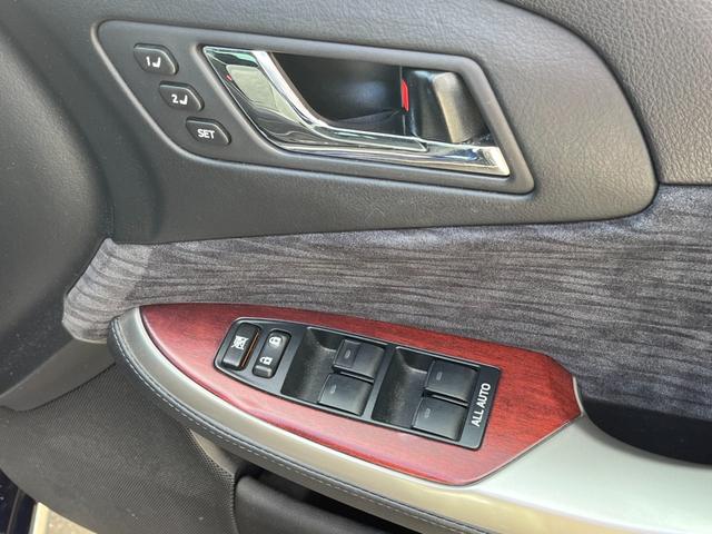 クラウンマジェスタ Ａタイプ　当店下取り車　禁煙車　フルセグ純正ＨＤＤナビ　バックカメラ　ＤＶＤビデオ再生　Ｂｌｕｅｔｏｏｔｈ対応　パワーシート　電動サンシェード　ＨＩＤ　スマートキー　ビルトインＥＴＣ　電動チルトステアリング（40枚目）