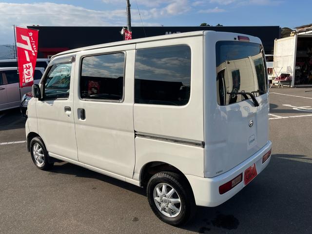 ハイゼットカーゴ スペシャル　当店下取り車　両側スライドドア　社外１２インチアルミ　ケンウッド製ＣＤチューナー　鍵２個　リアフィルム貼り（10枚目）