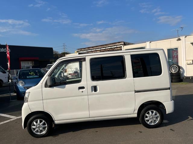 ハイゼットカーゴ スペシャル　当店下取り車　両側スライドドア　社外１２インチアルミ　ケンウッド製ＣＤチューナー　鍵２個　リアフィルム貼り（11枚目）