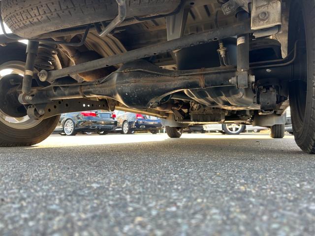 ハイゼットカーゴ スペシャル　当店下取り車　両側スライドドア　社外１２インチアルミ　ケンウッド製ＣＤチューナー　鍵２個　リアフィルム貼り（19枚目）