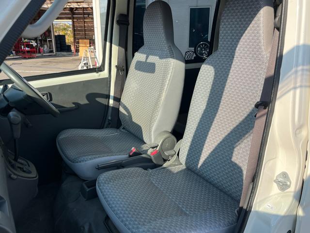 ハイゼットカーゴ スペシャル　当店下取り車　両側スライドドア　社外１２インチアルミ　ケンウッド製ＣＤチューナー　鍵２個　リアフィルム貼り（34枚目）